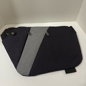 Fanny pack sling black and grey pack